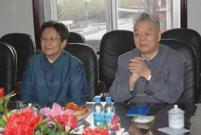 火箭3换2交易,收获超预期!次轮状元签捡漏,斯通选秀眼光太犀利