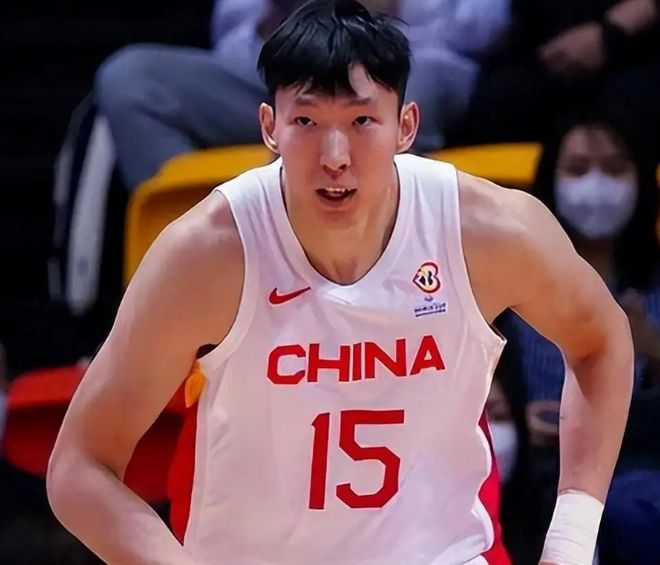伯明翰买断签哥伦比亚中场索利斯