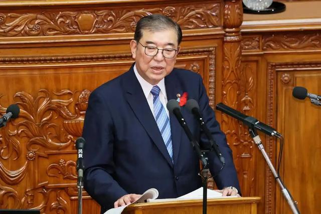 中国男篮公布最新大名单,周琦赵睿张镇麟缺席,郭指导派出奇兵