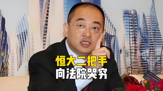 许亚军携老婆现身手机店,穿蓝衬衫状态回春,祁厅长风采依旧!